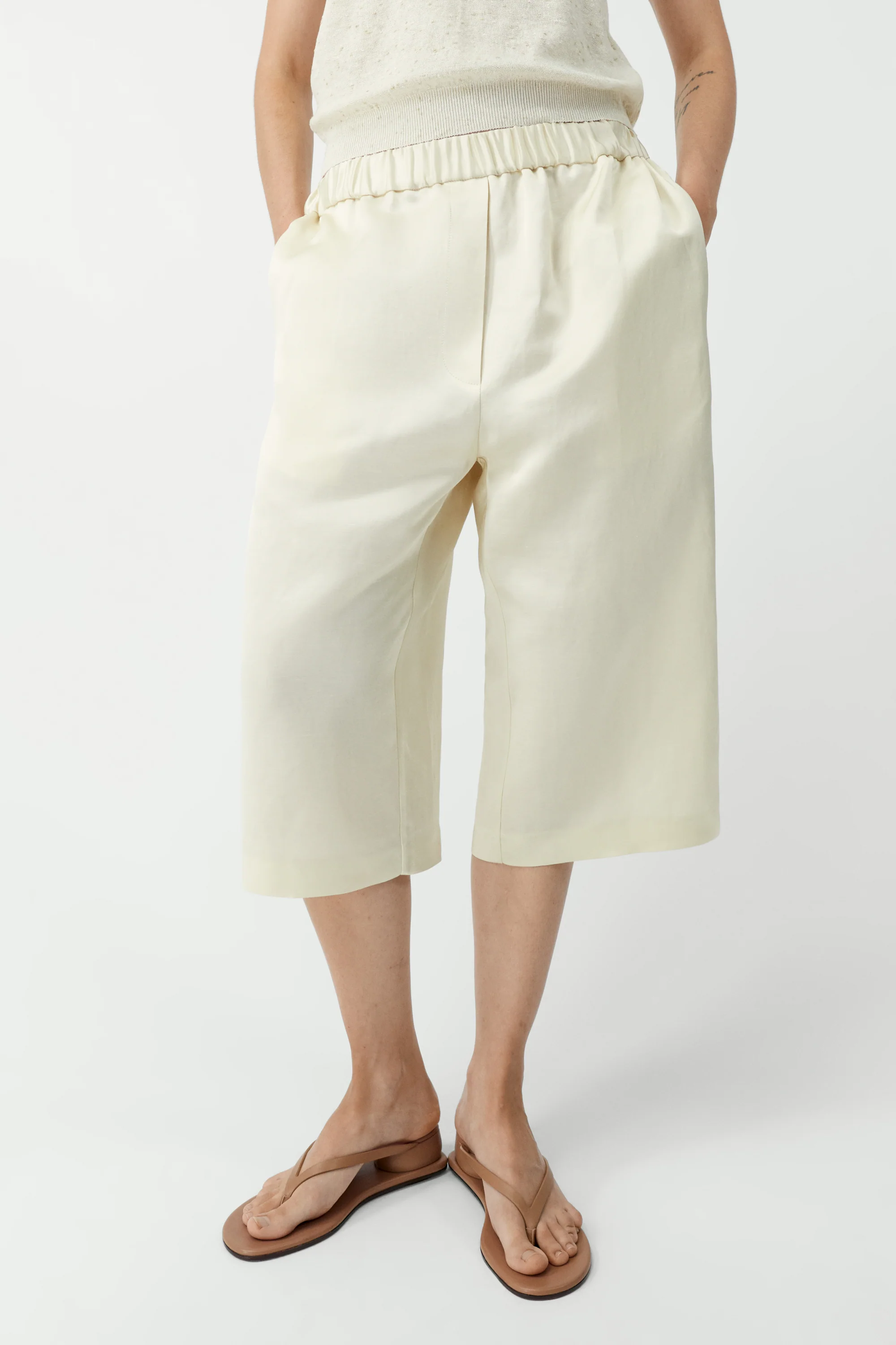 SATIN CAPRI PANTS - Image 2